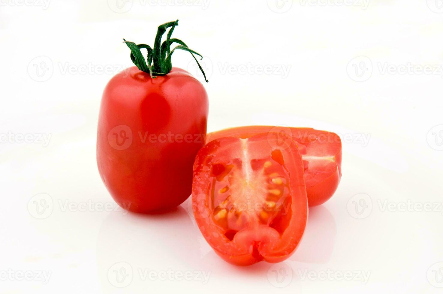 isolado cortado tomate foto