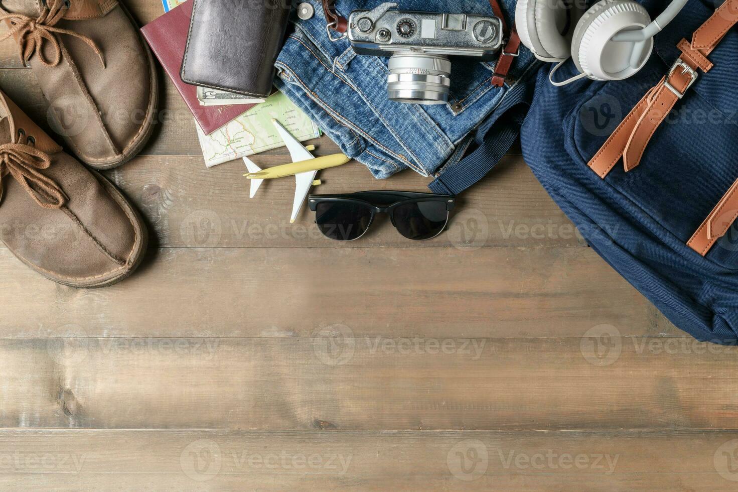 preparar mochila acessórios e viagem Itens foto