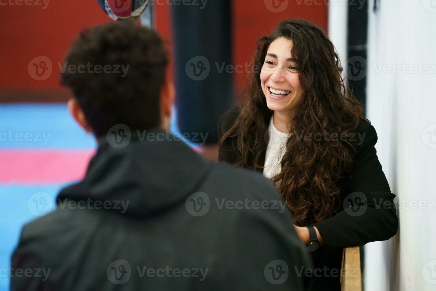 alegre Esportes psicólogo Falando com atleta foto