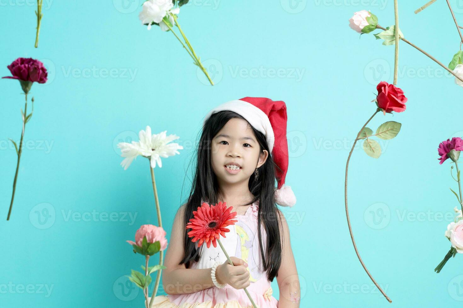 menina com flor foto