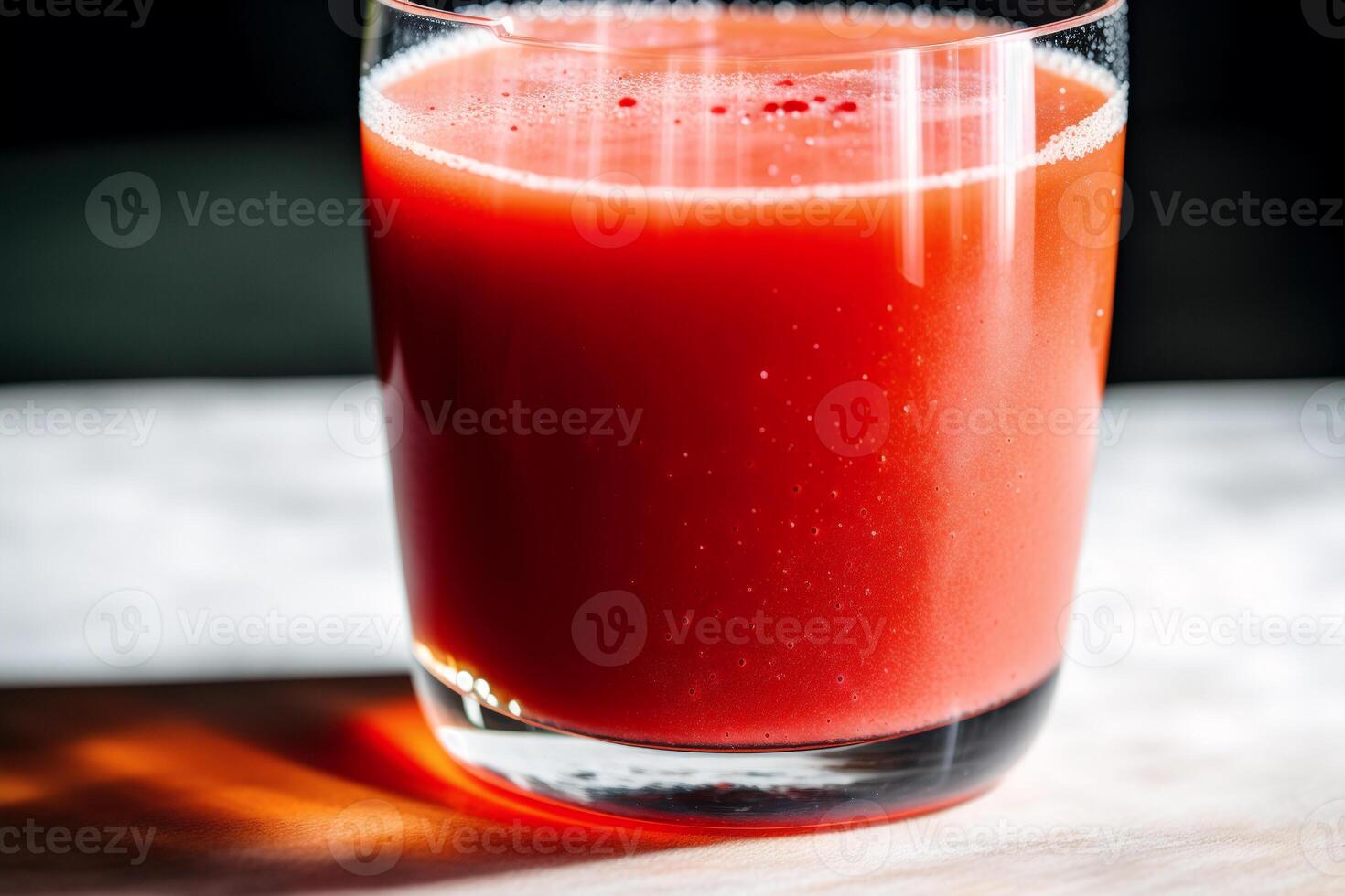 fresco tomate suco dentro uma vidro em uma de madeira fundo, fechar-se. saudável Comida conceito. generativo ai foto