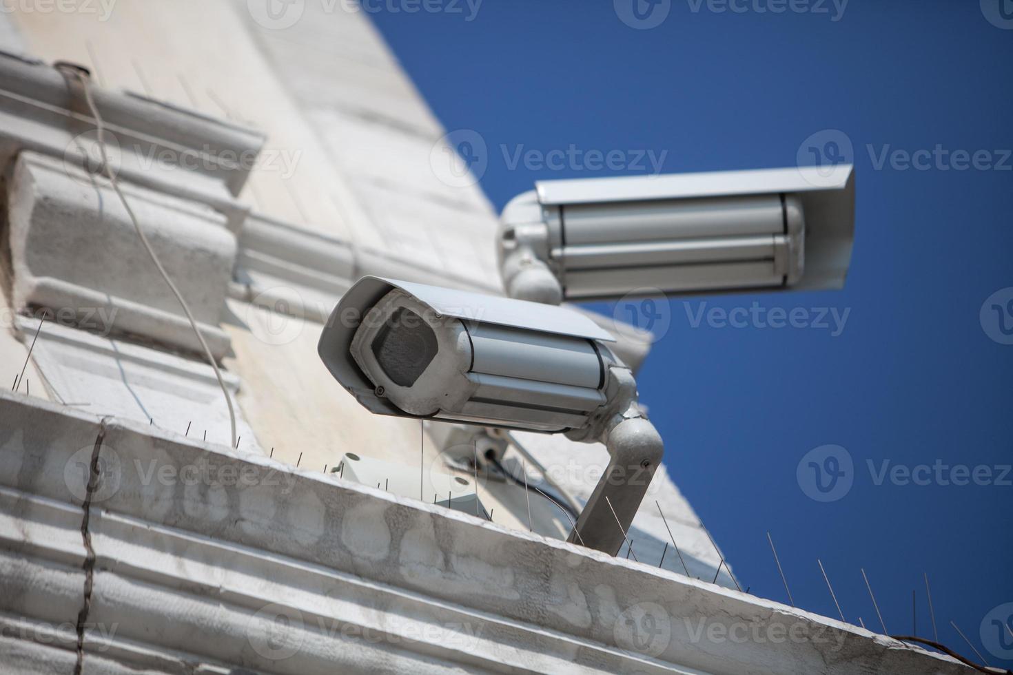 duas câmeras de vigilância foto