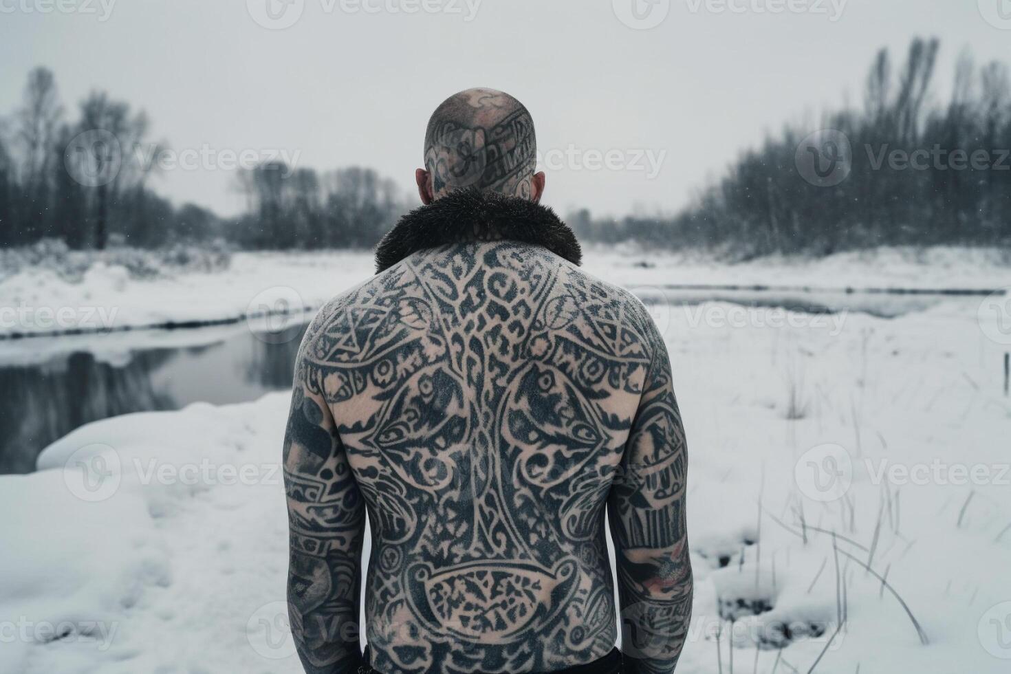 islandês homem com dele costas coberto dentro tatuagens lado de fora dentro congeladas inverno. ai gerado foto