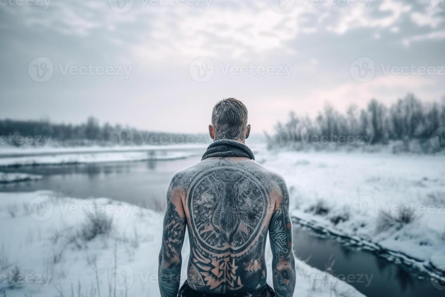 islandês homem com dele costas coberto dentro tatuagens lado de fora dentro congeladas inverno. ai gerado foto