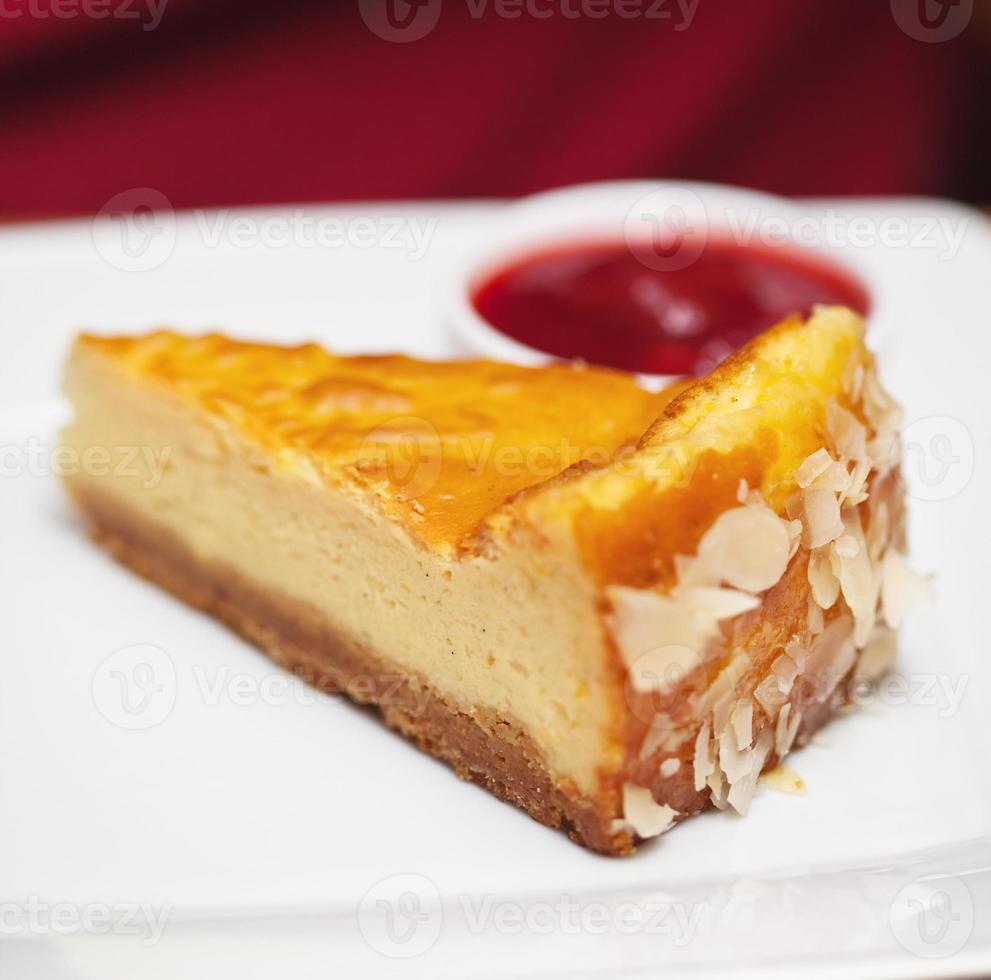 pedaço de bolo de queijo foto