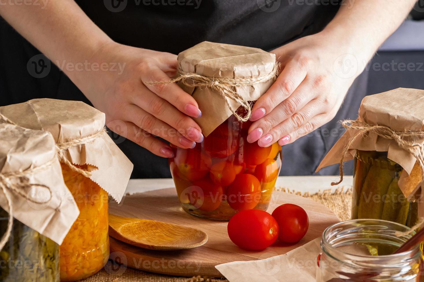 processo de fermentação de tomates foto