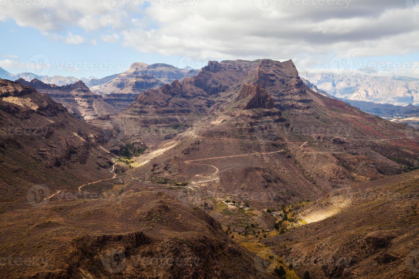 paisagem montanhosa na ilha de gran canaria foto