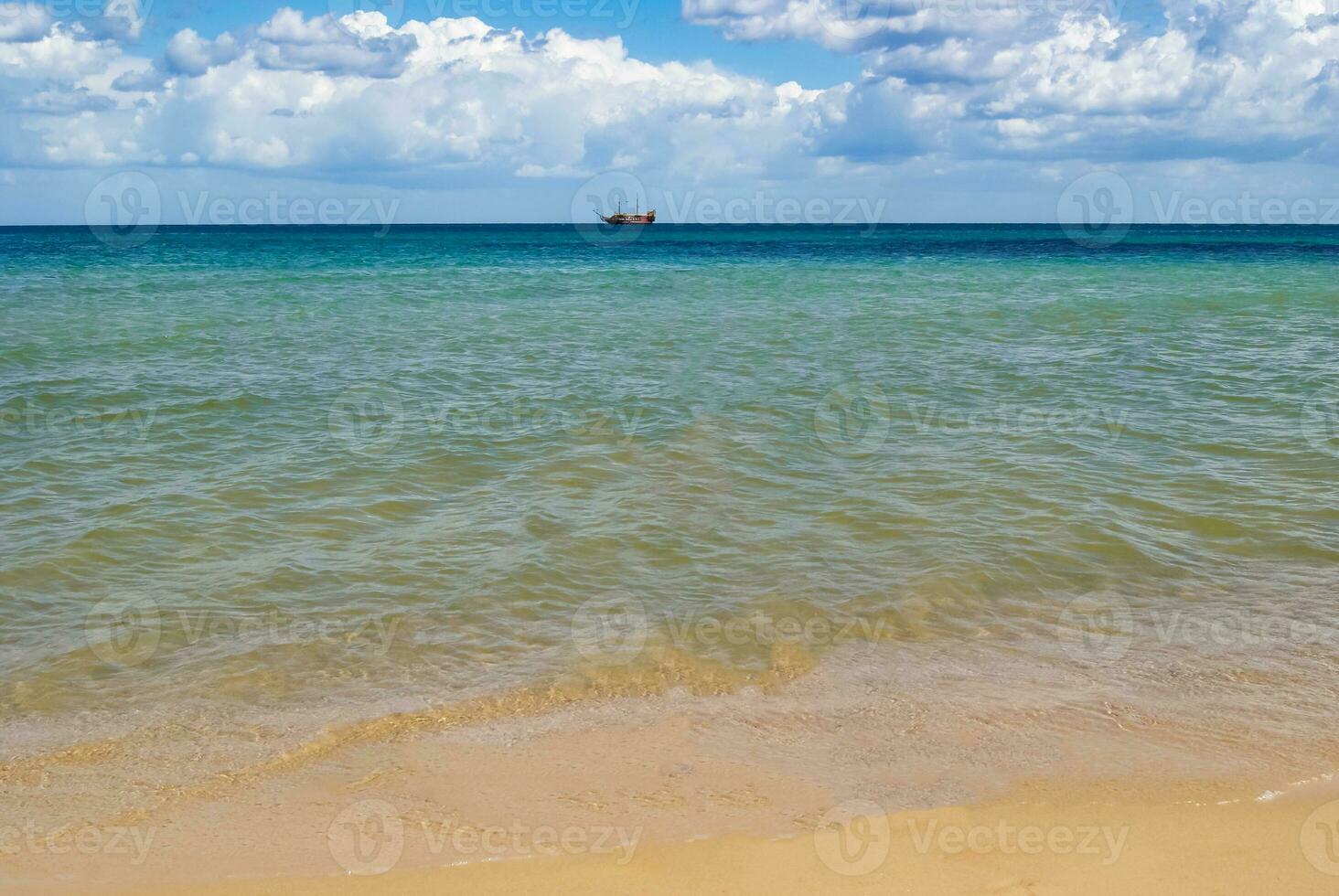 marinho minimalismo com uma navio foto