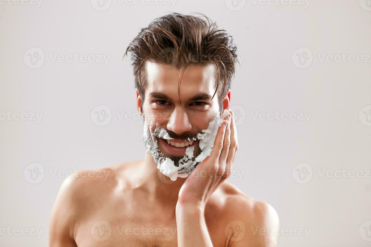 uma homem barbear foto