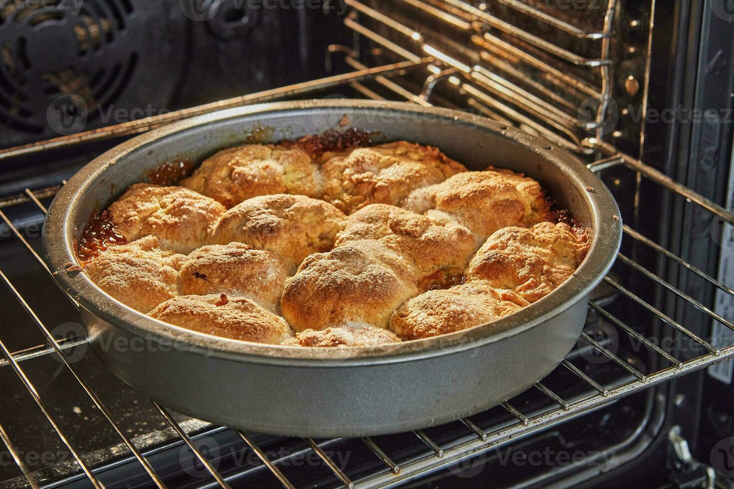 tarte tatin, francês maçã azedo depois de cozimento dentro a forno foto