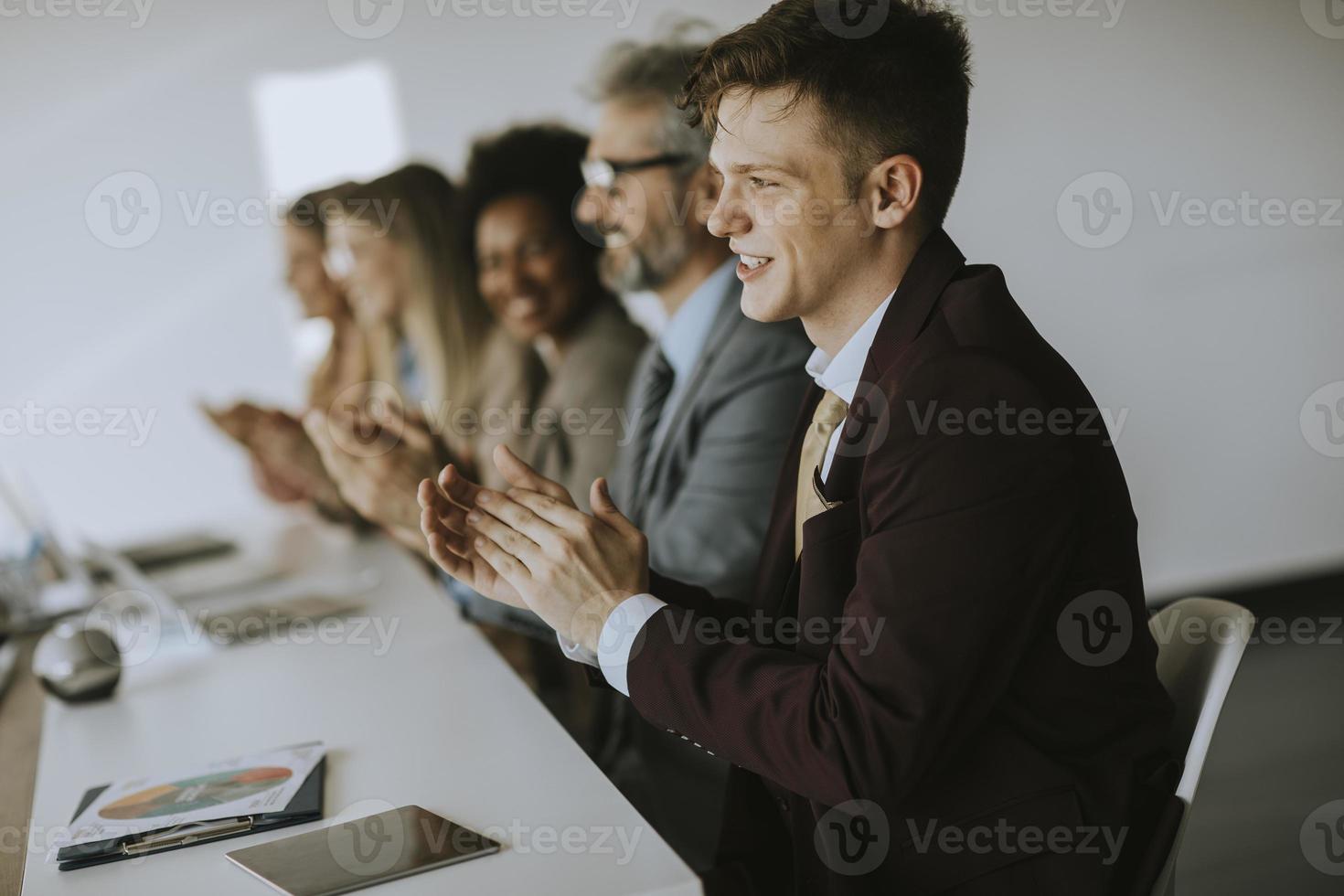 empresários aplaudindo foto