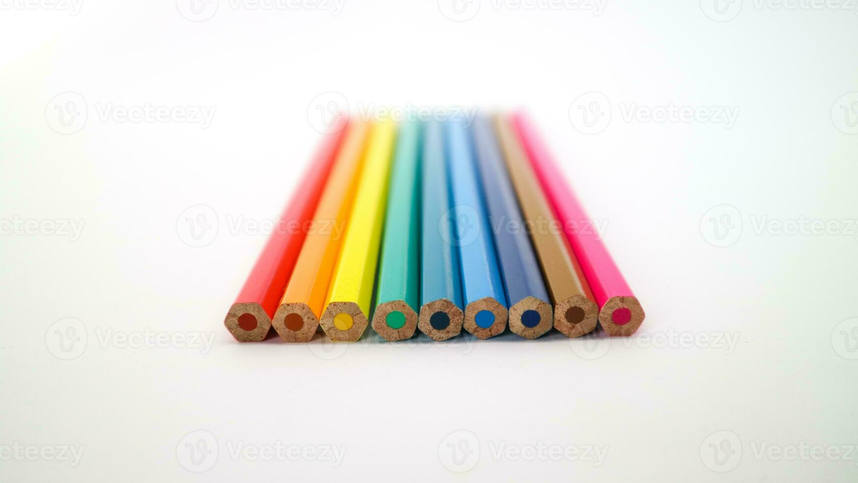 pilha do colorida lápis foto