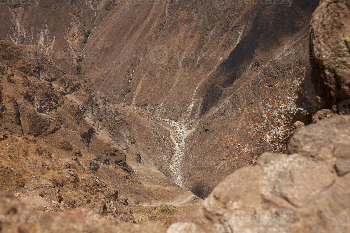 vista para o desfiladeiro de colca arequipa peru foto