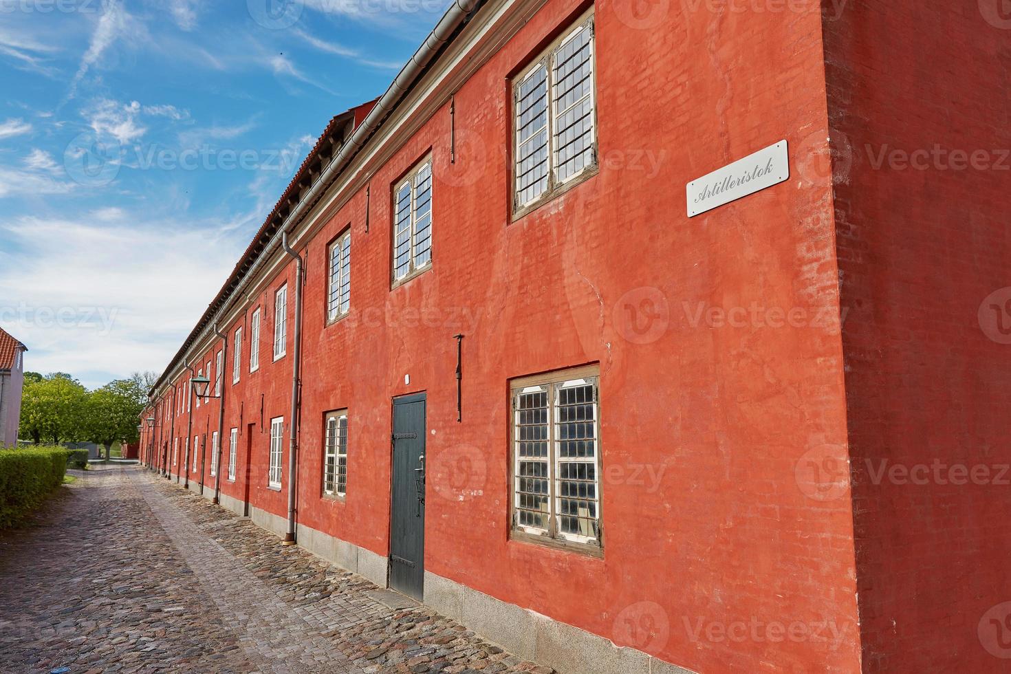 casas vermelhas na histórica fortaleza kastellet em copenhague foto