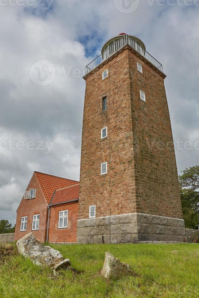 torre do farol em svaneke, na ilha de bornholm dinamarca foto