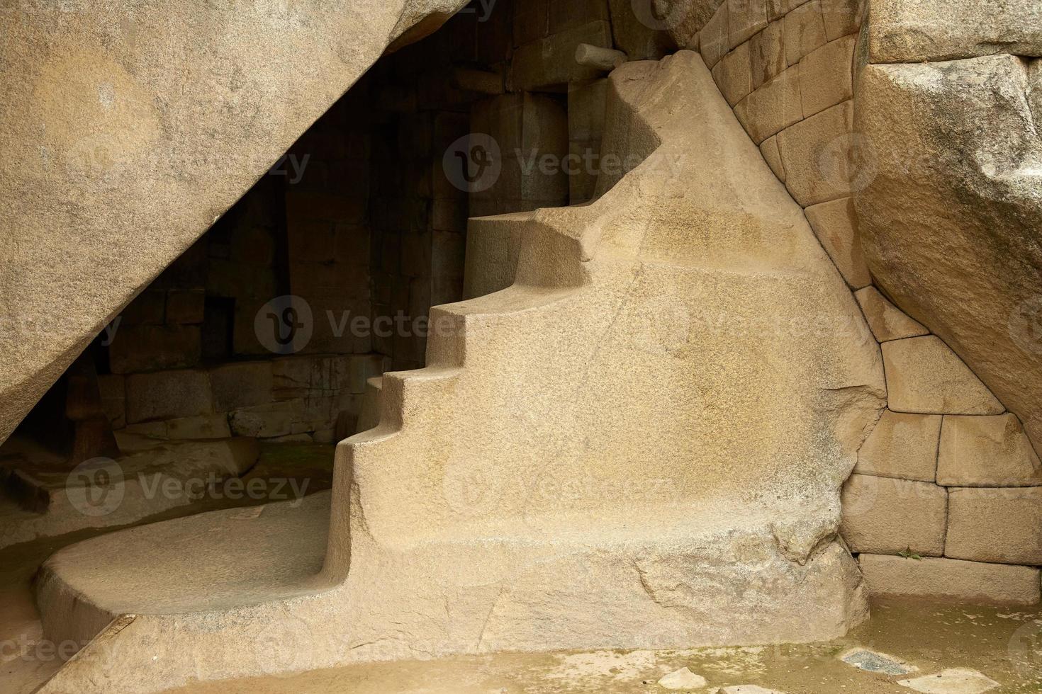 ruínas da cidade perdida inca de Machu Picchu perto de Cusco no Peru foto