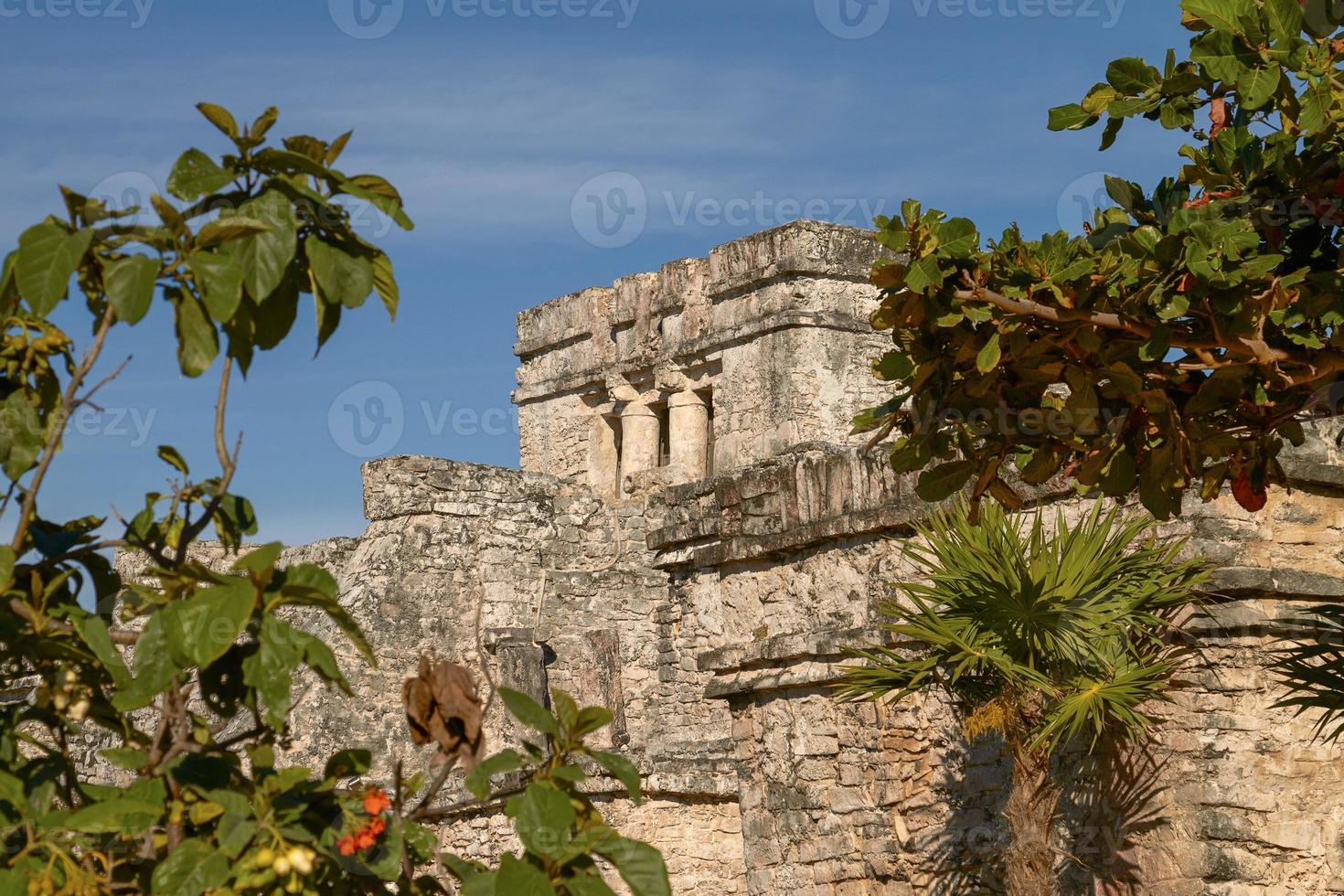 ruínas maias do templo em tulum méxico foto