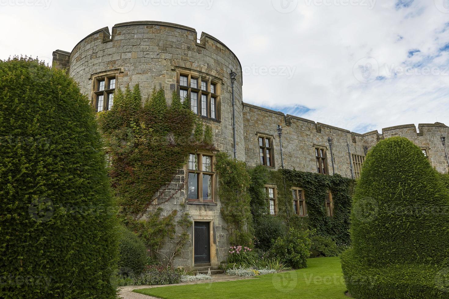 castelo chirk e seu jardim wales inglaterra foto