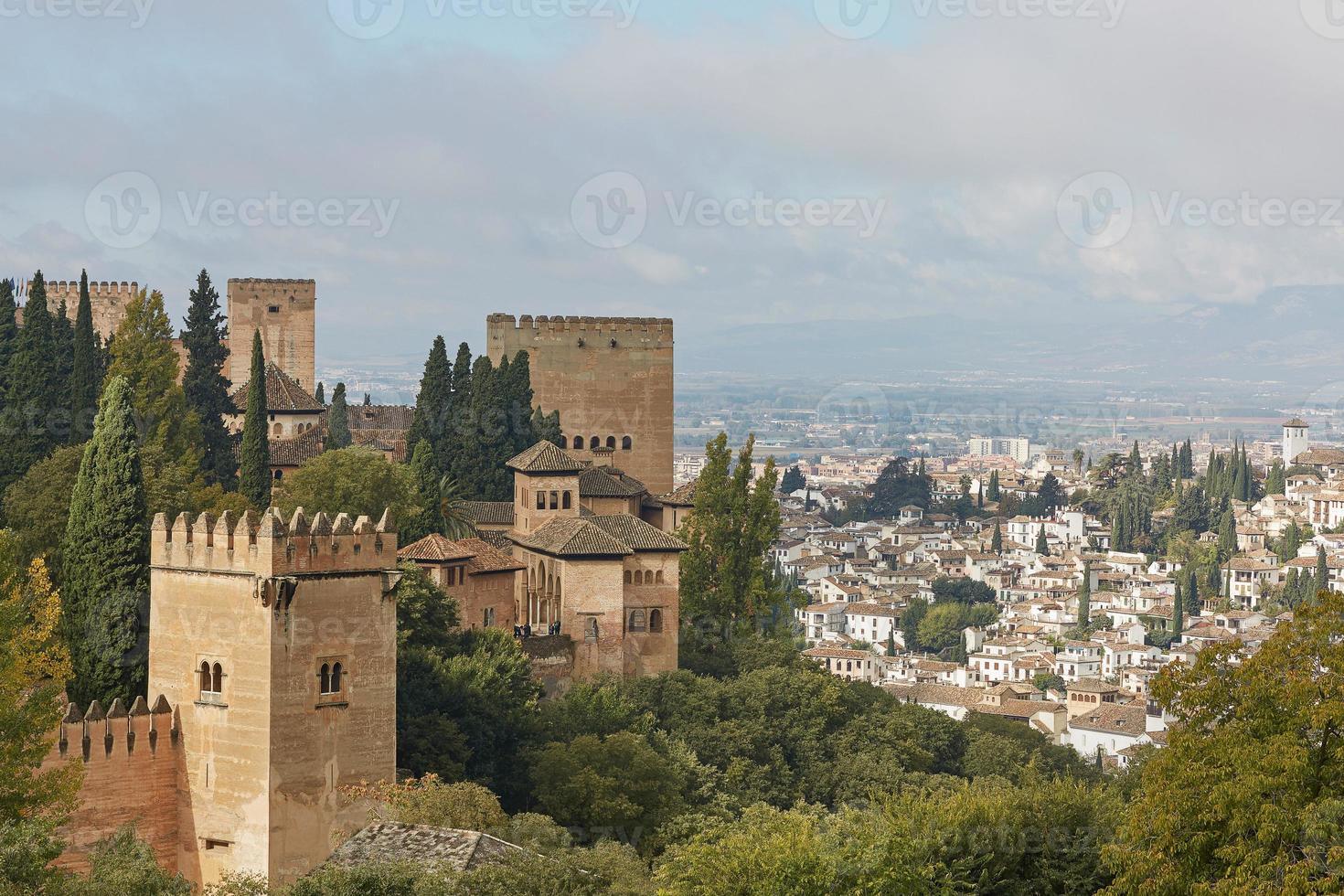 antiga fortaleza árabe de alhambra granada espanha foto