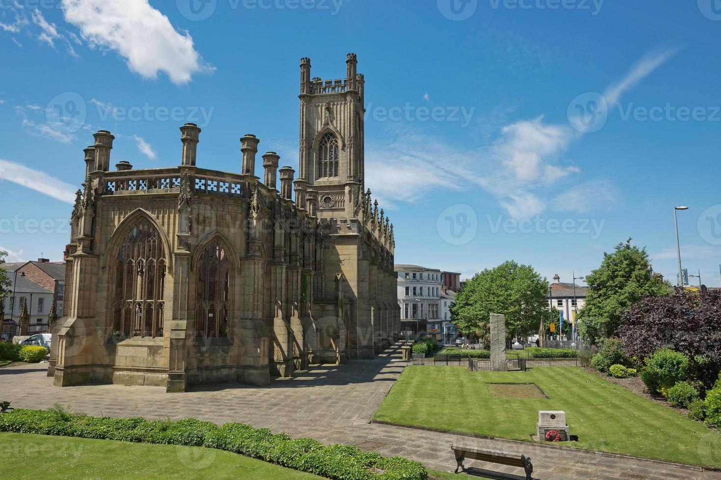 catedral de liverpool, também conhecida como igreja catedral de cristo ou igreja catedral de cristo ressuscitado em st james mount em liverpool reino unido foto