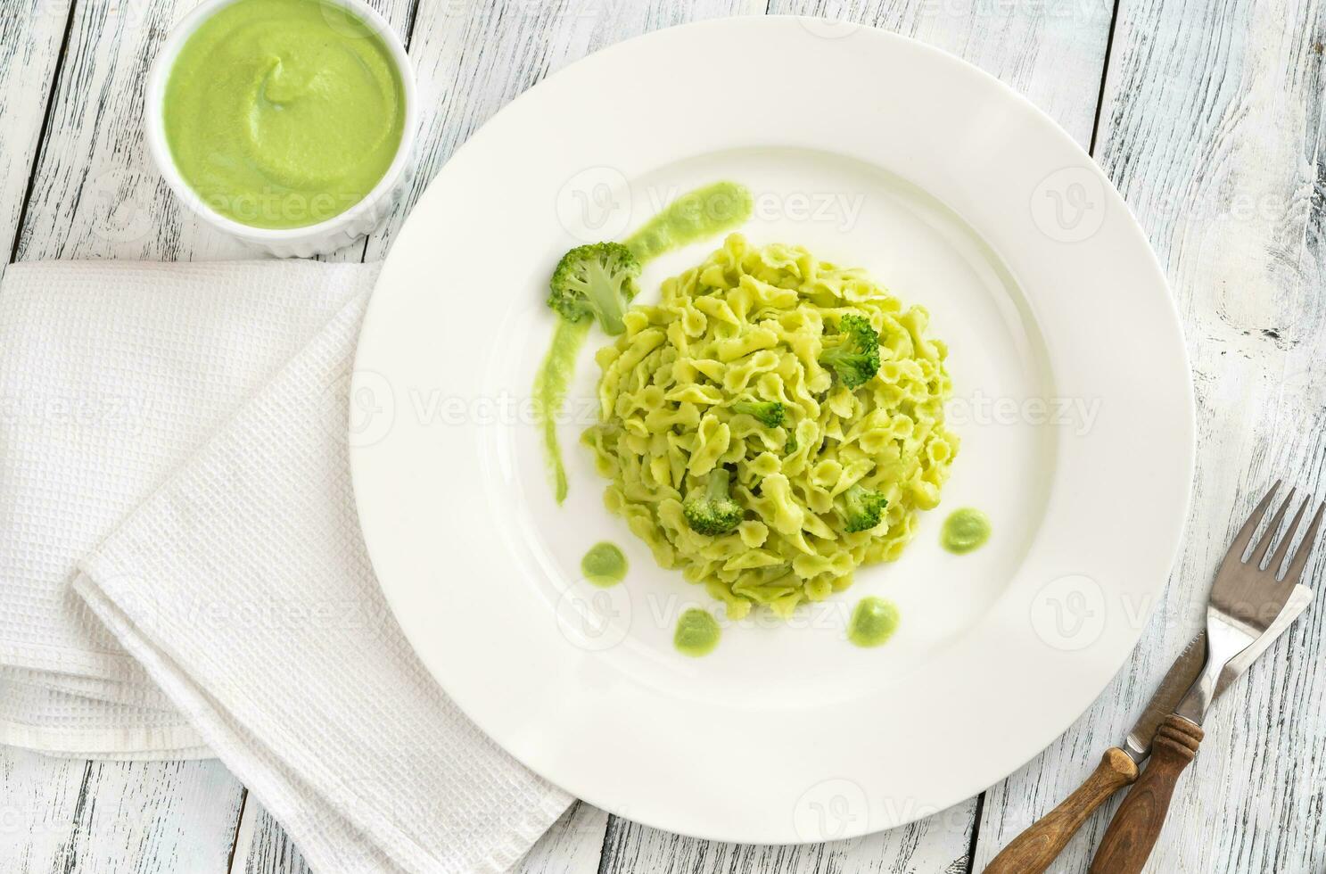 macarrão com brócolis foto