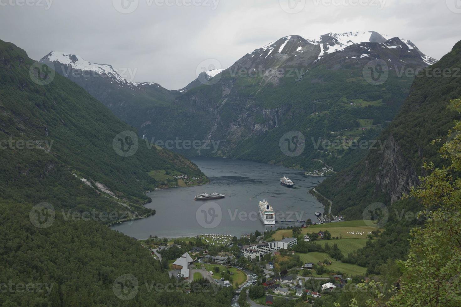 fiorde geiranger na noruega foto