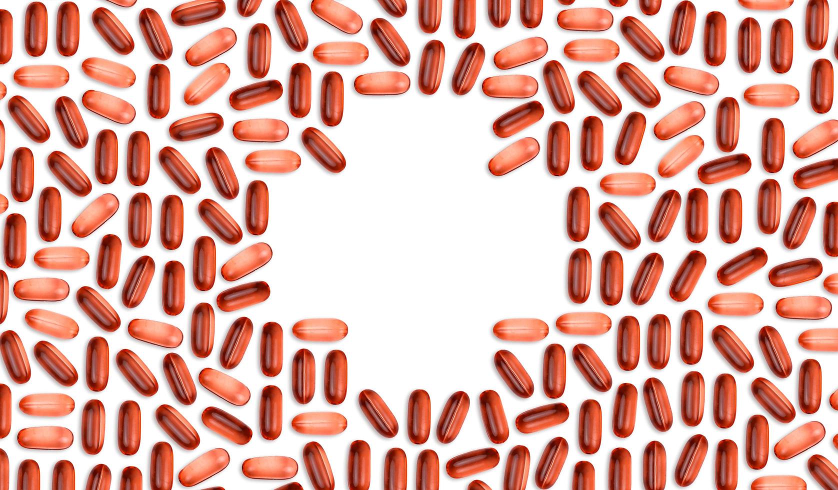 close-up de comprimidos isolados no branco foto