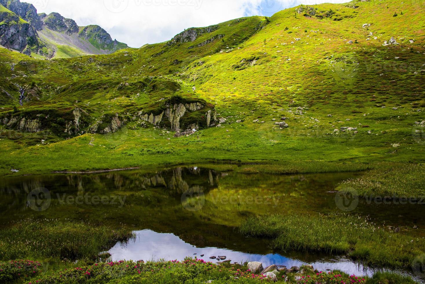 paisagem perto do lago levico, trento itália foto