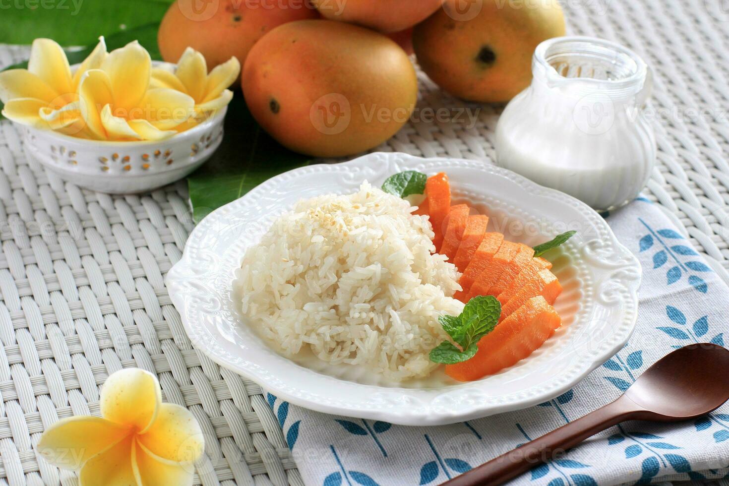 tailandês manga pegajoso arroz foto