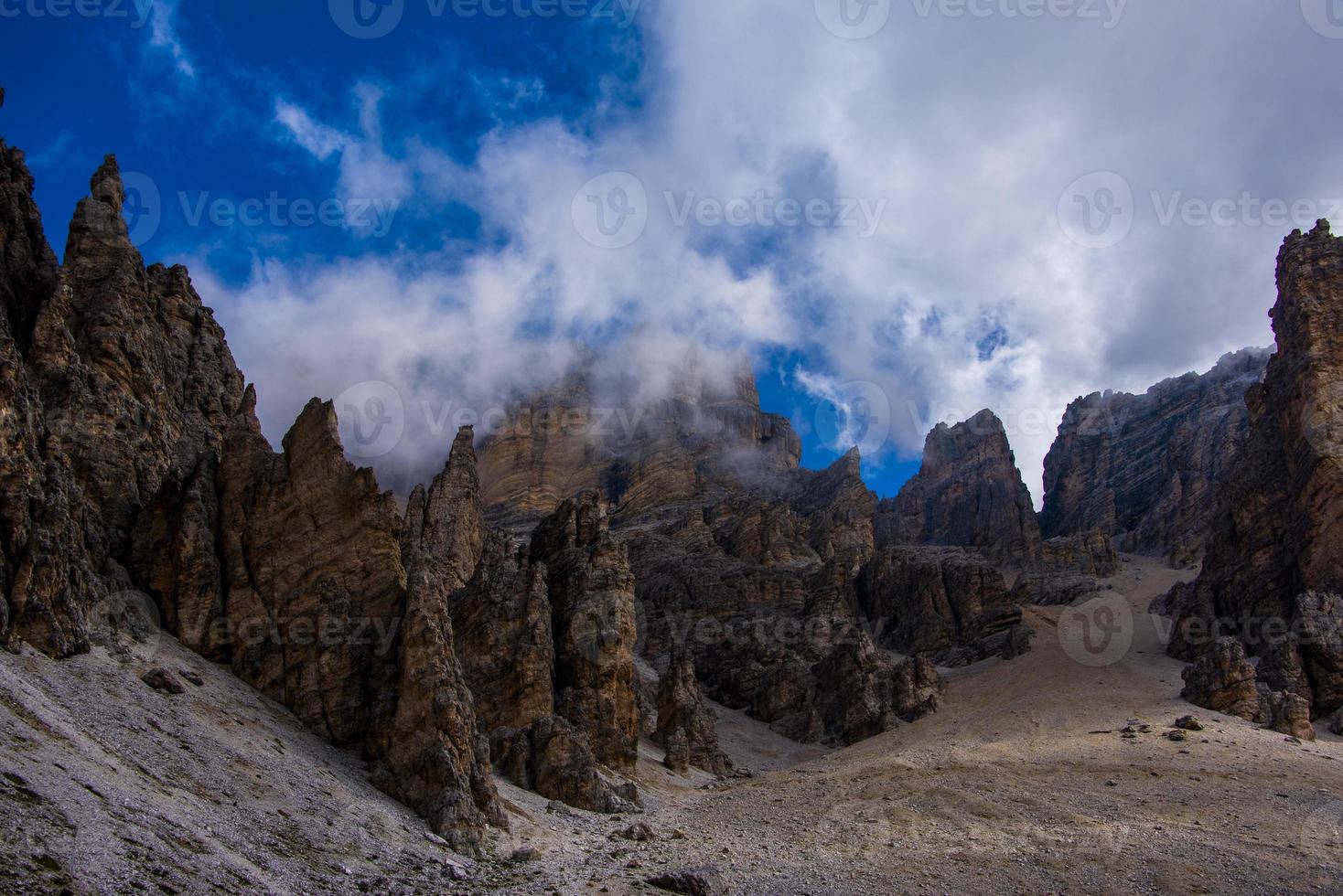 picos das dolomitas cortina d'ampezzo em belluno, veneto, itália foto