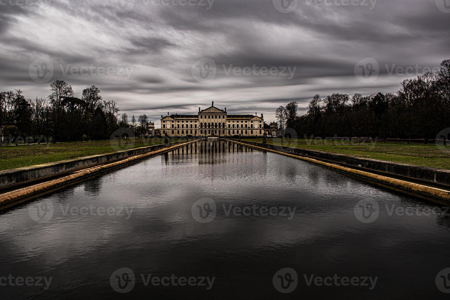 arquitetura do século XIX na villa pisani em stra veneza, veneto, itália foto