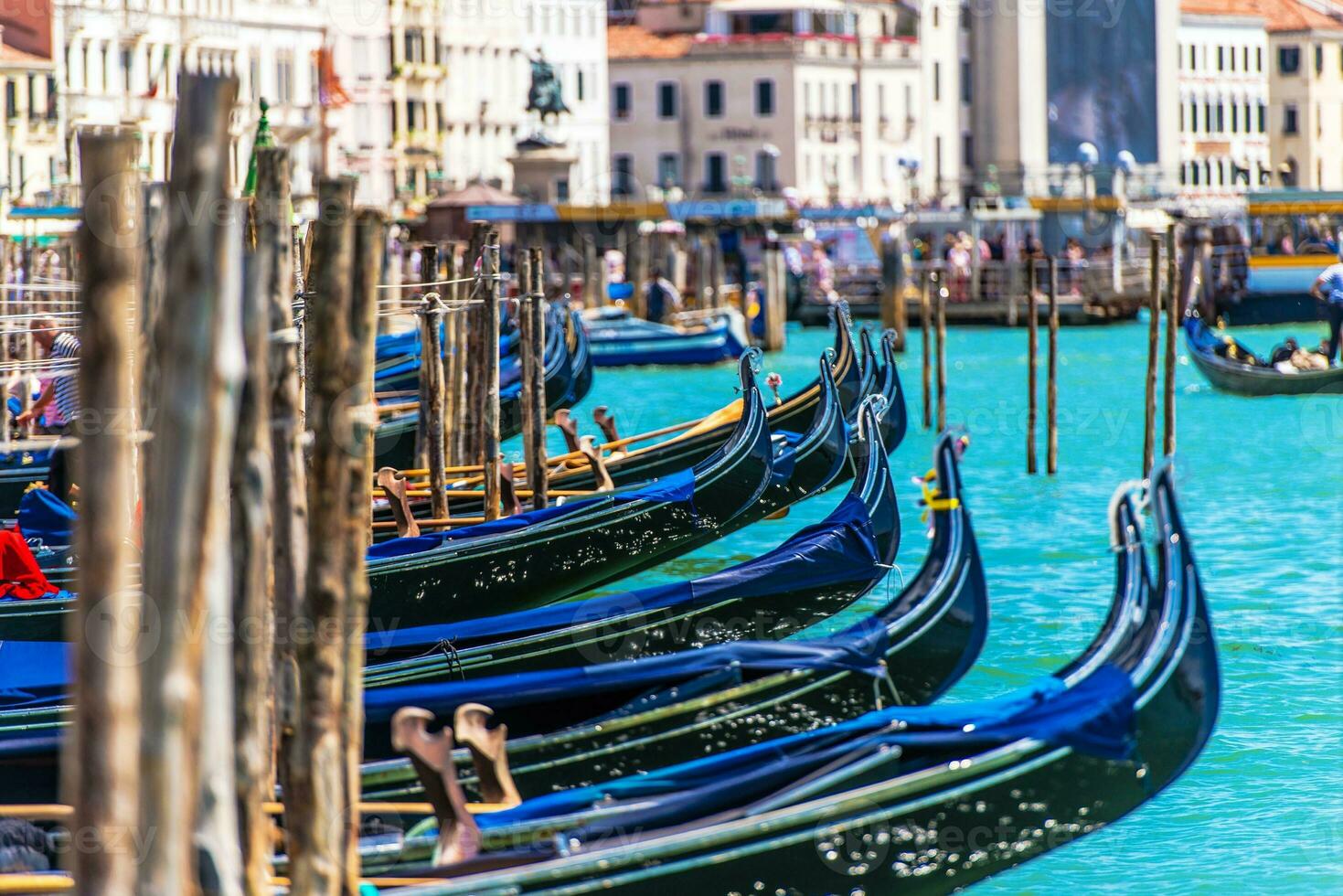 veneziano gôndolas Veneza Itália foto