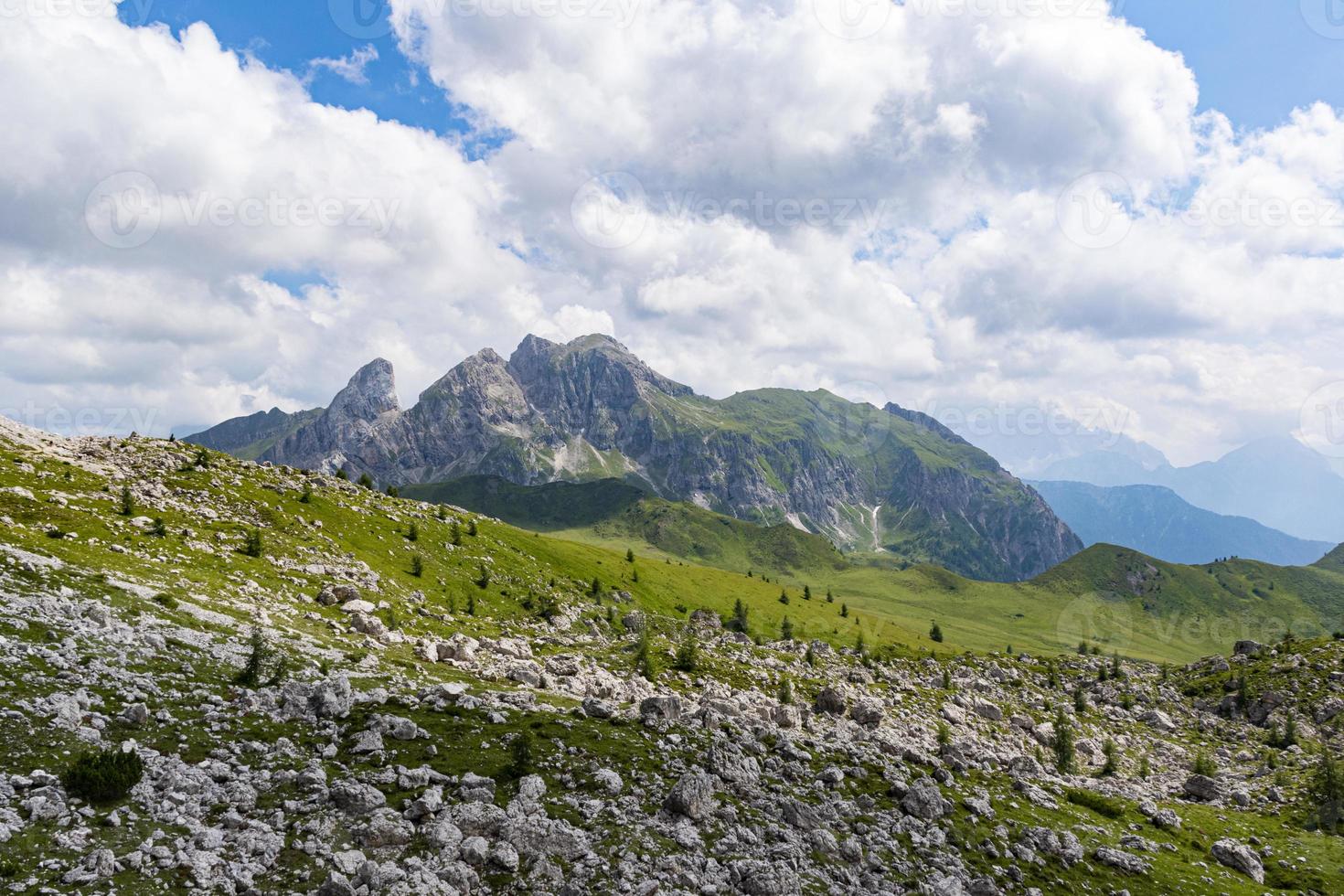 pastagem nas dolomitas foto