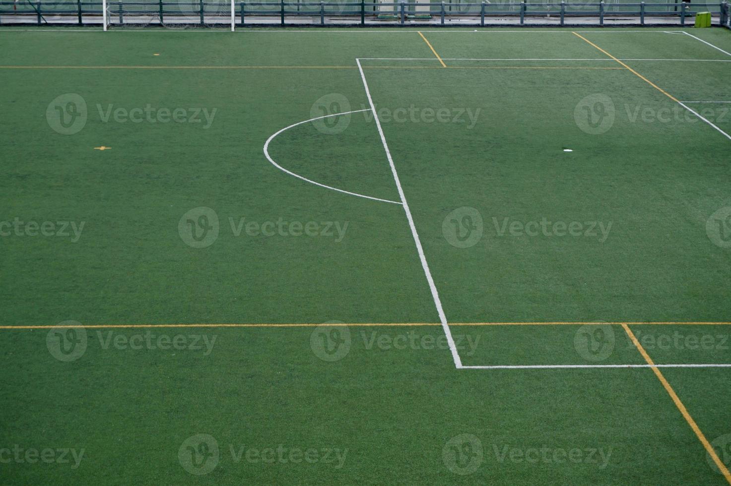 campo de futebol vazio foto