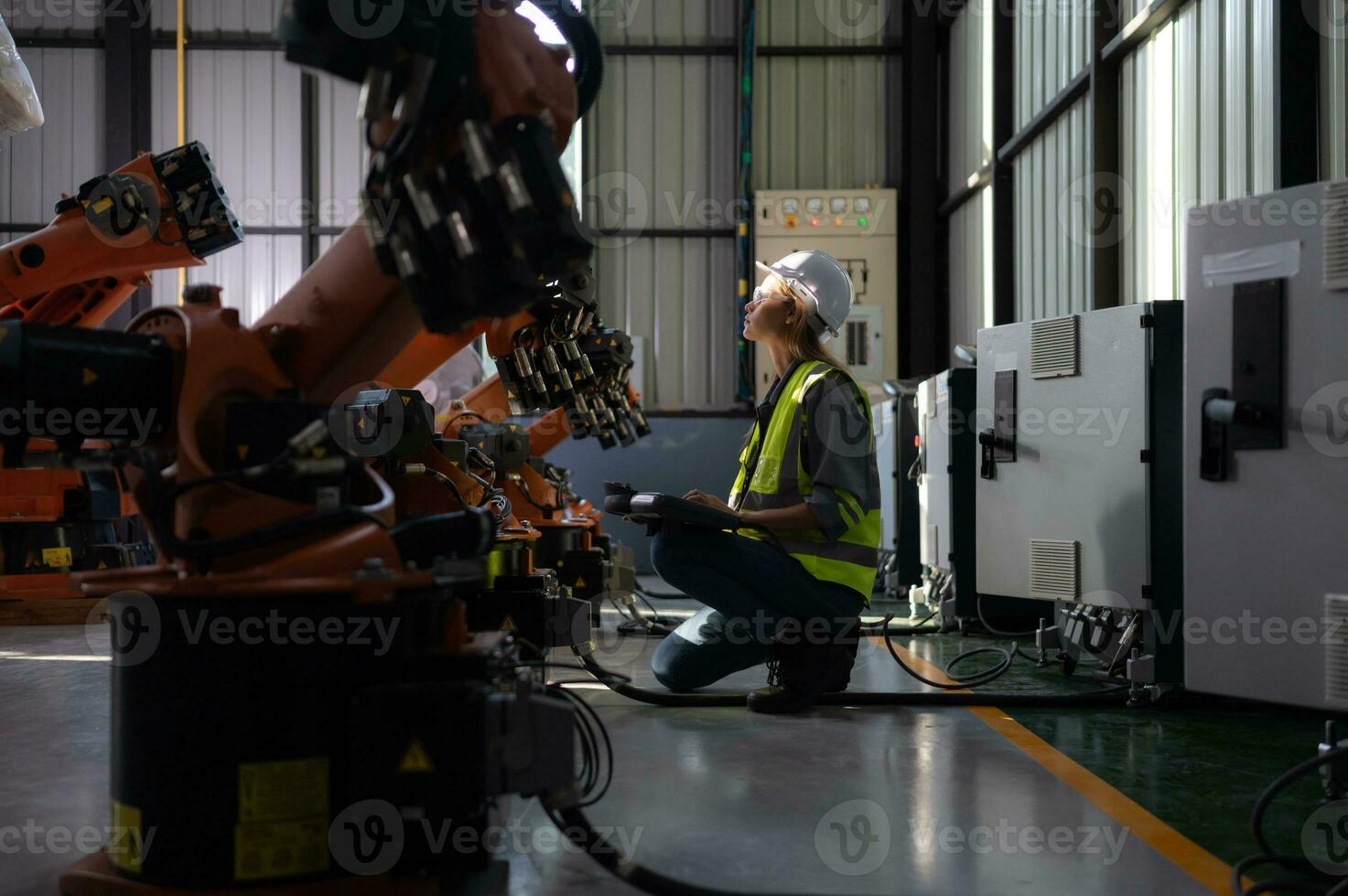 a eletrônico o circuito borda usava para ao controle a Operação do a robótica braço. isto é uma artificial inteligência este engenheiros ter para Verifica e atualizar Programas todos a tempo. foto