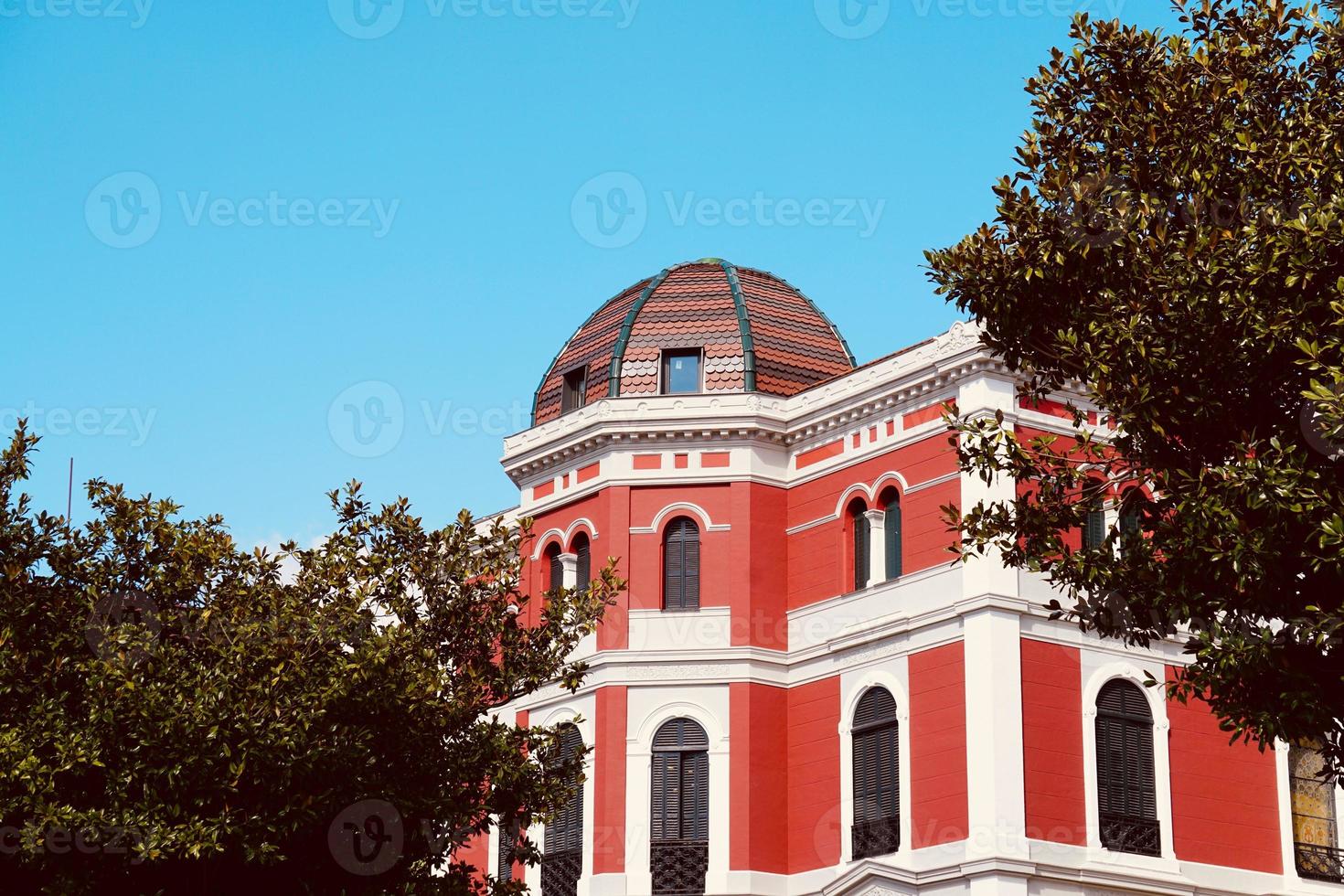 construção de cúpula vermelha foto