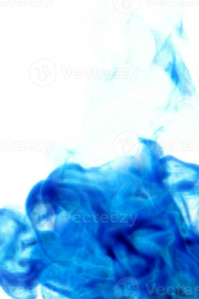 líquido fumaça tinta solta efeito azul foto