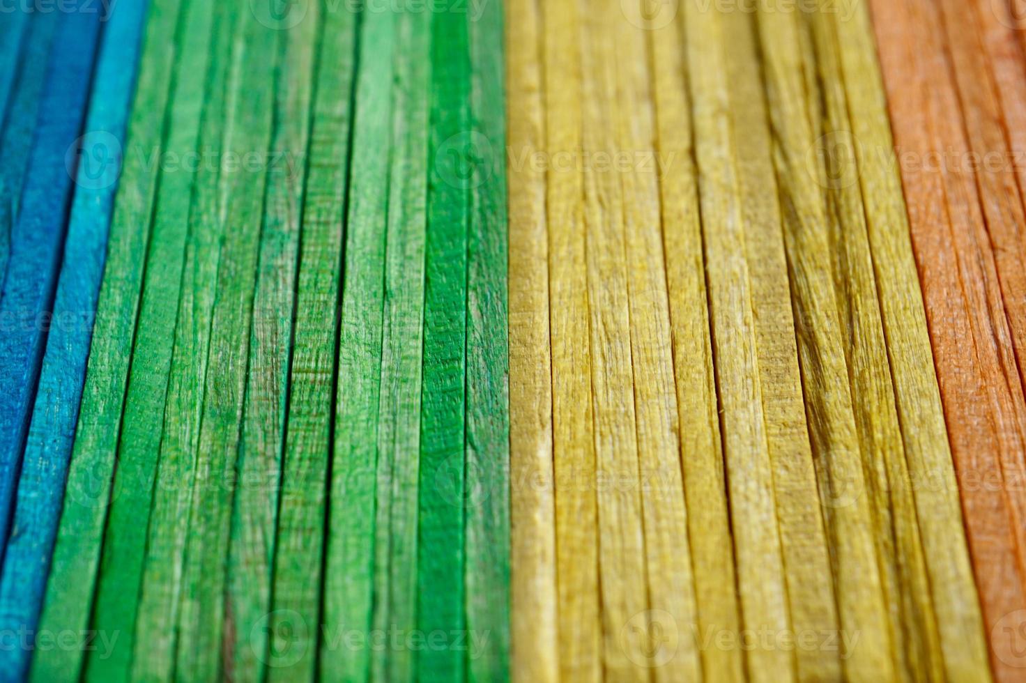 decoração de varas de madeira coloridas foto