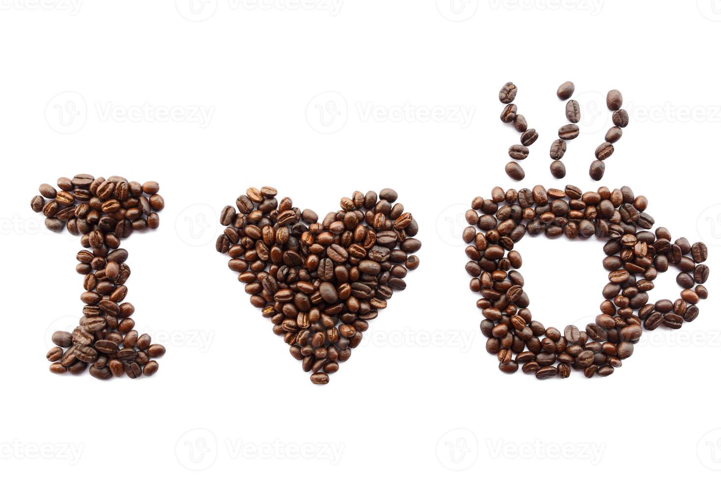 eu amo grãos de café de café em forma de massagem no fundo branco isolado foto