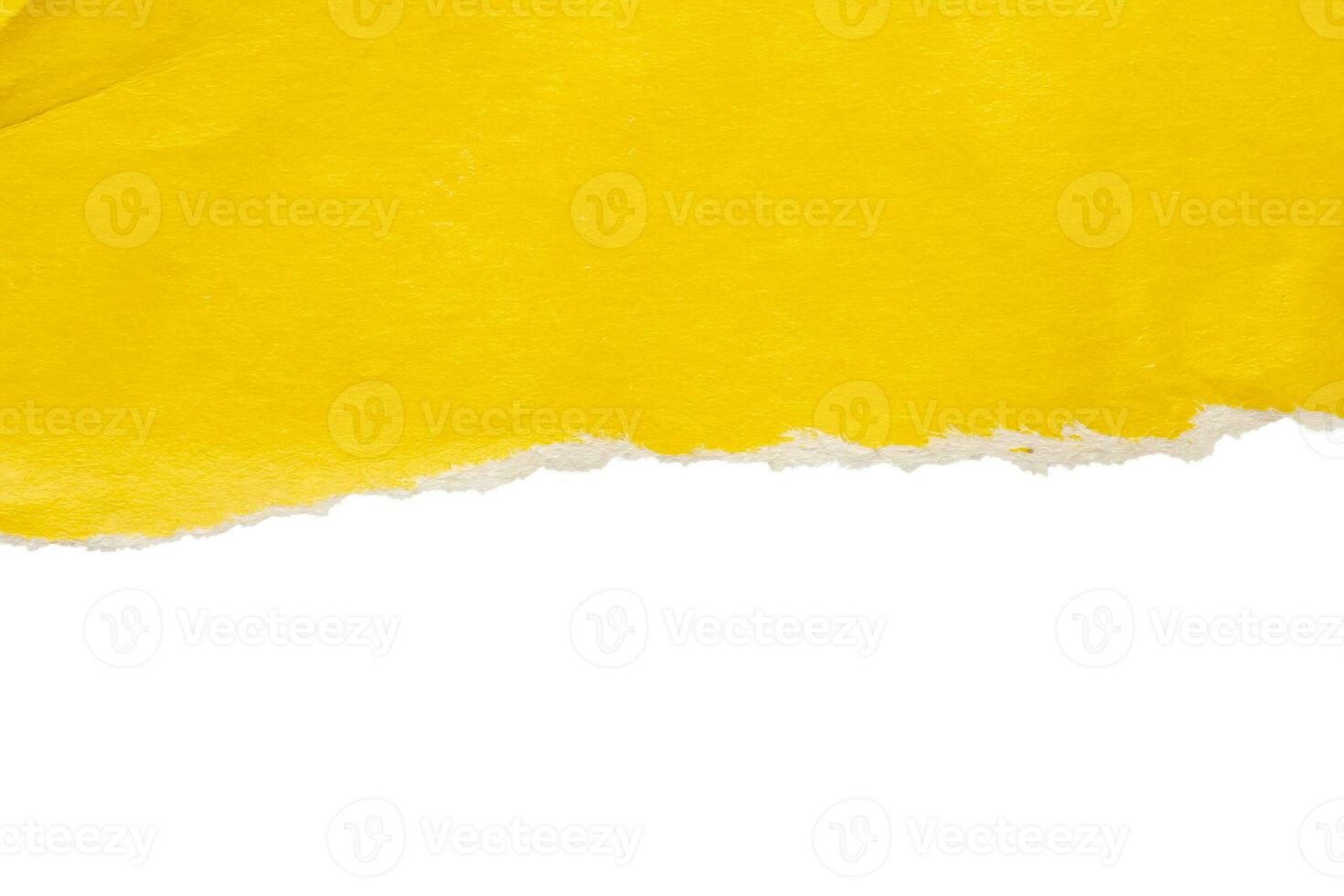 tiras de bordas rasgadas de papel amarelo rasgadas isoladas no fundo branco foto