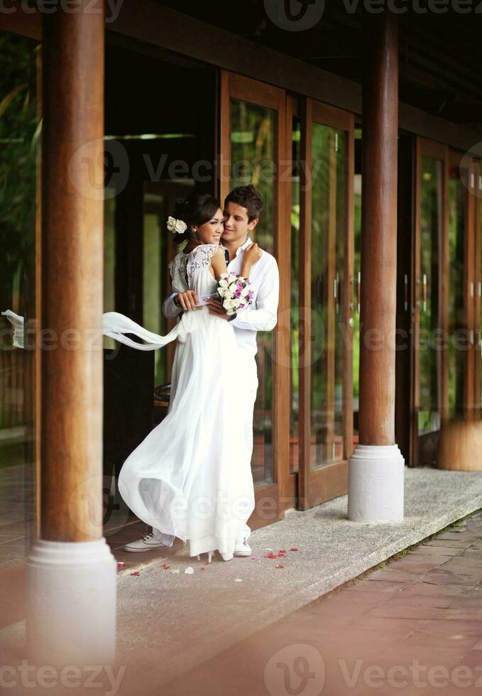 casal em teir exótico Casamento dia dentro bali foto