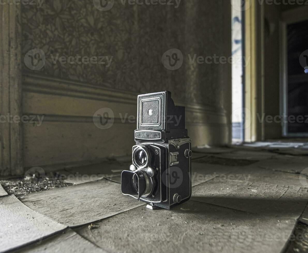 vintage filme Câmera dentro abandonado casa foto