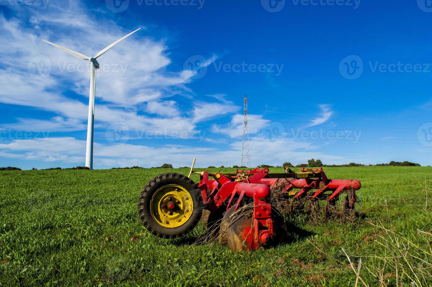 velhas máquinas agrícolas e novas tecnologias foto