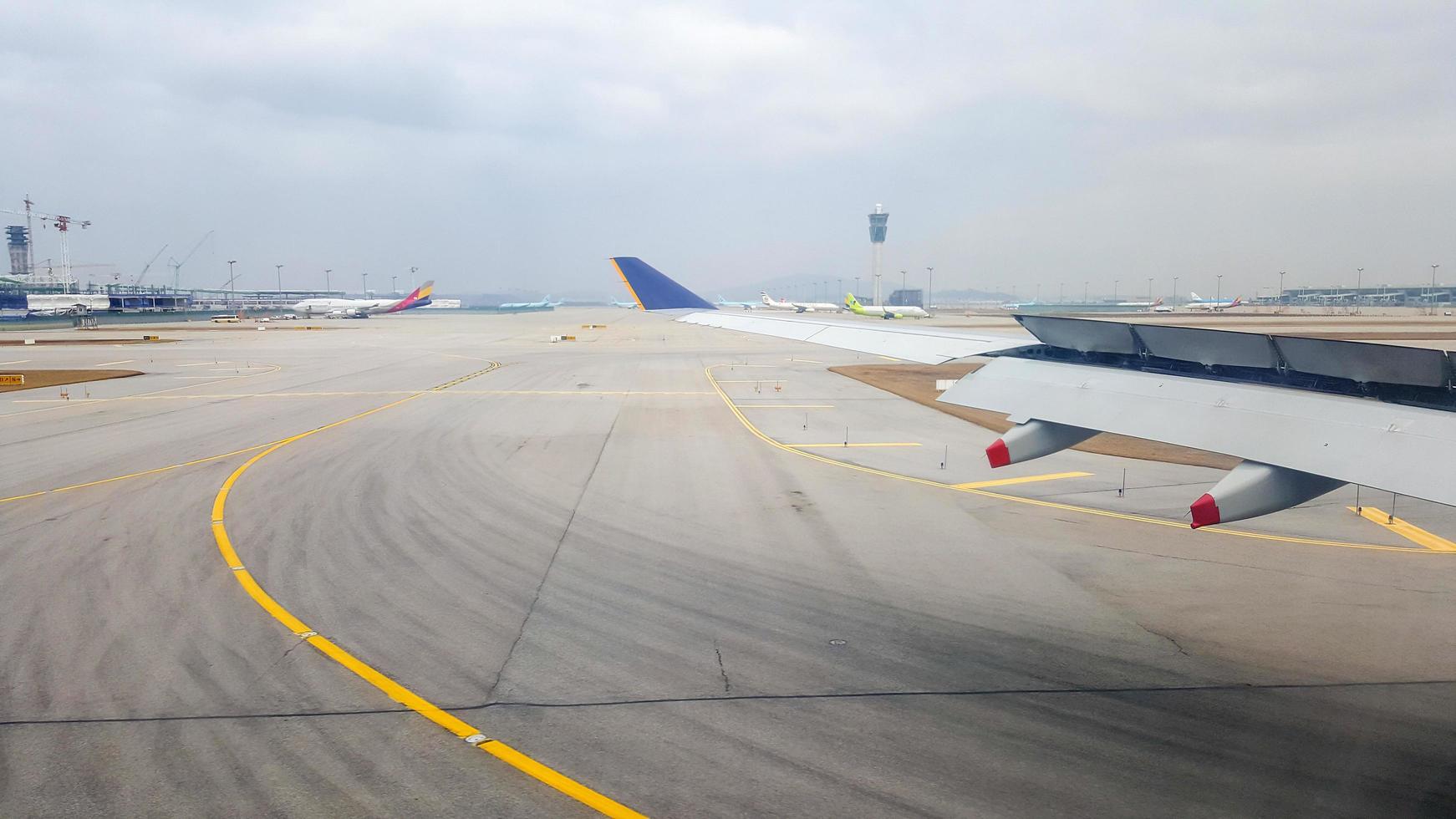 Singapura 2016 - fotos da janela do avião no aeroporto de changi