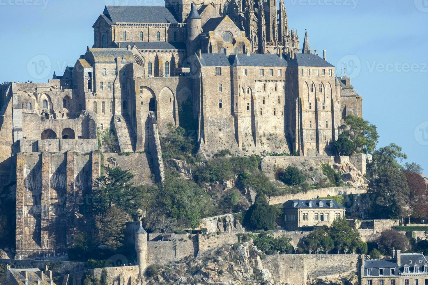 mont saint-michel fortaleza mosteiro dentro França foto