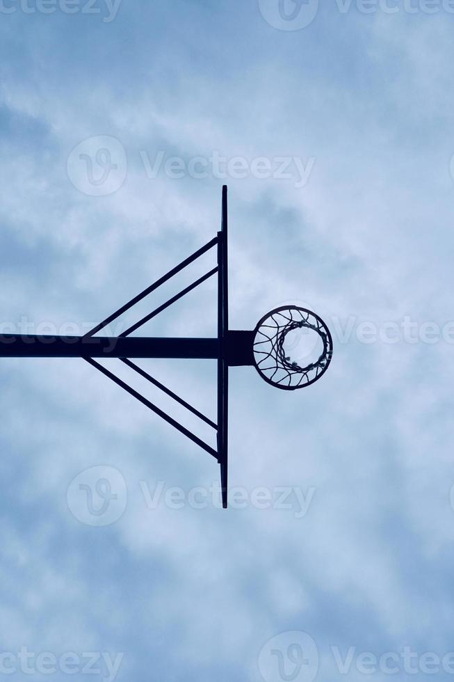 equipamento de esporte para basquete de rua foto