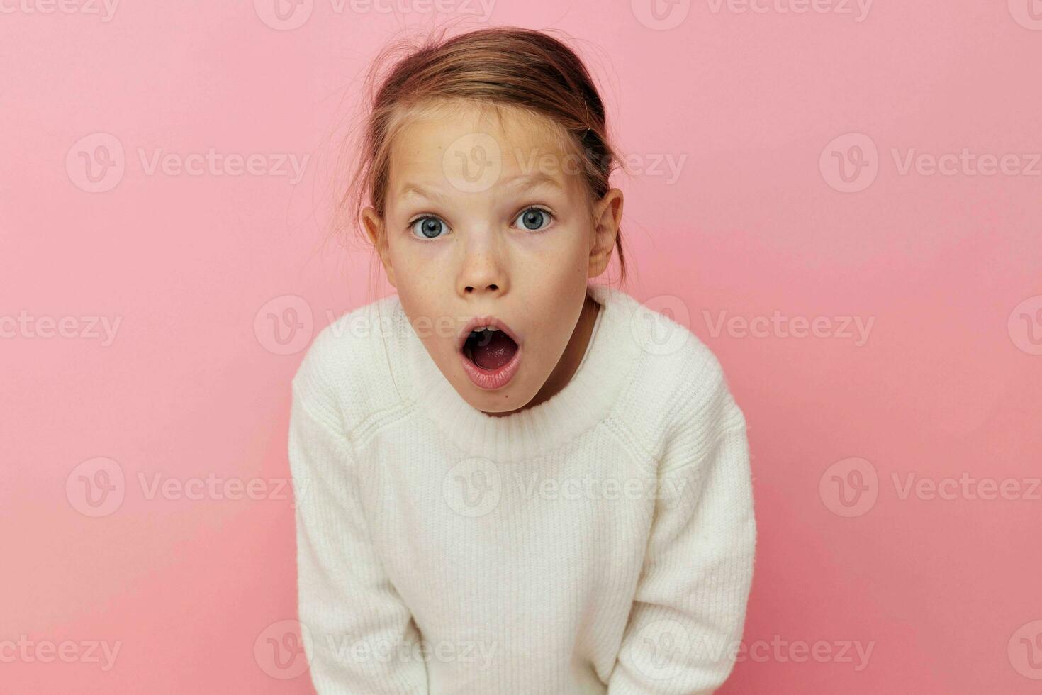 potrait de menina de cabelo cacheado 15709755 Foto de stock no Vecteezy