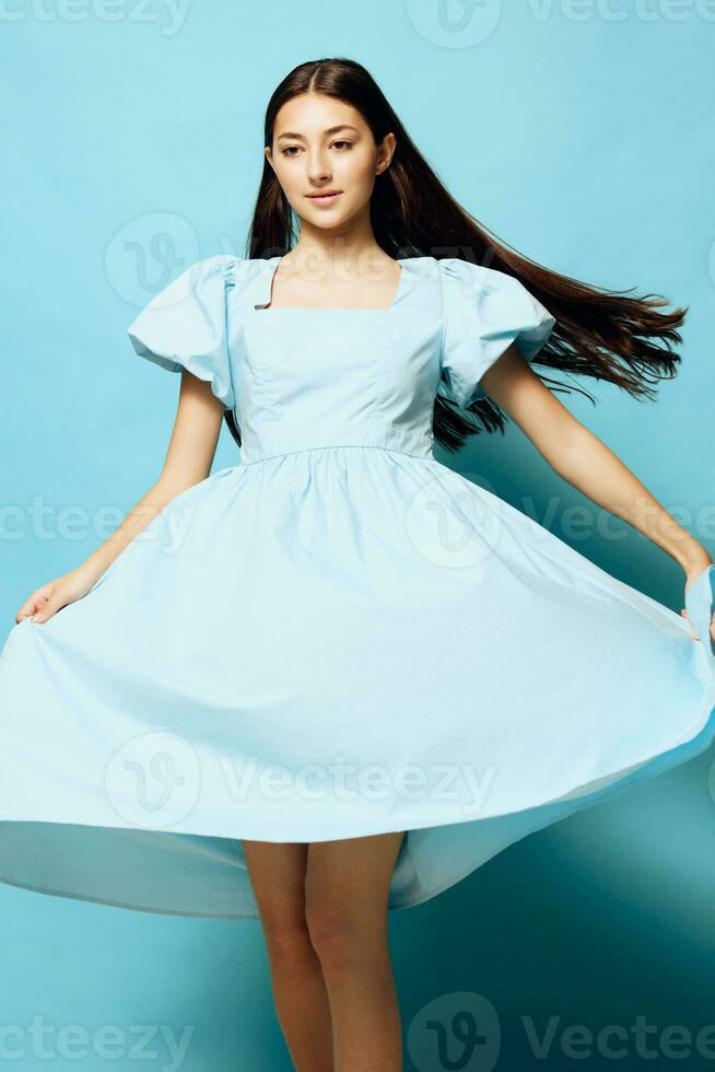 mulher lindo azul estilo estúdio vestir verão moda modelo pastel jovem foto