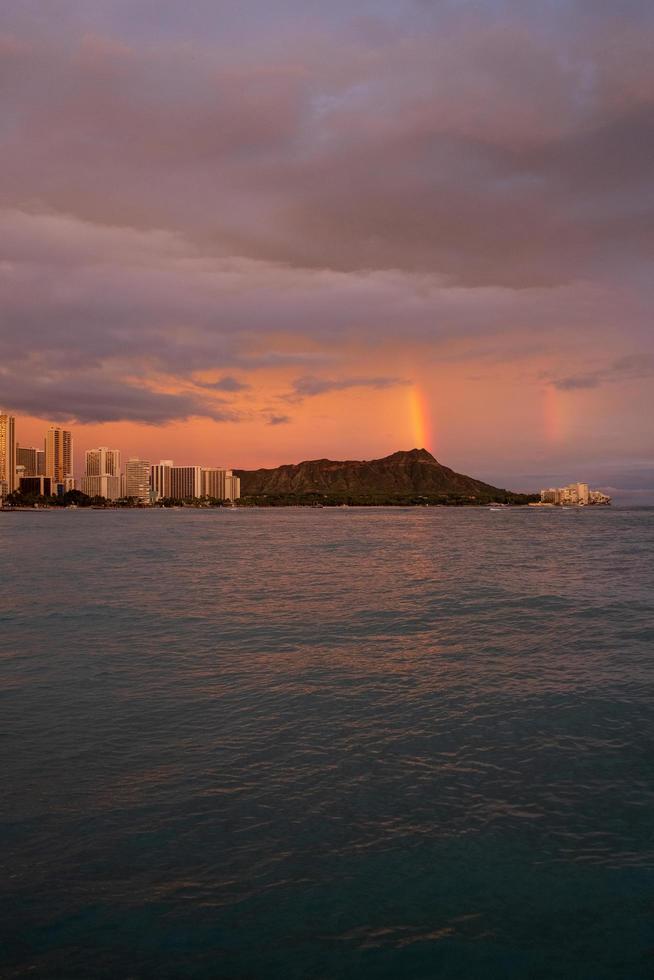 pôr do sol em oahu havaí foto