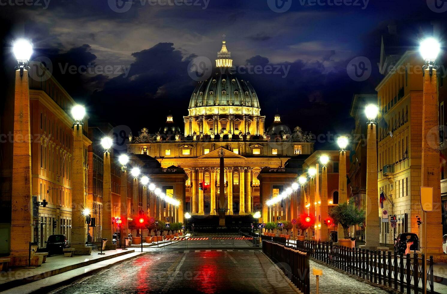 Vaticano às noite foto